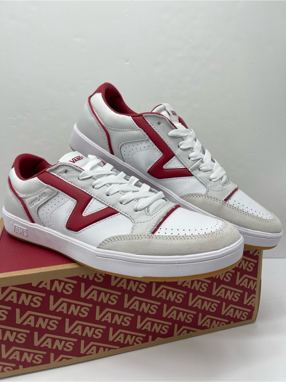 Vans Men’s Lowland Cc Jmp R Court Red/White
VN0007P2Y52 Sneakers - Picture 4 of 16